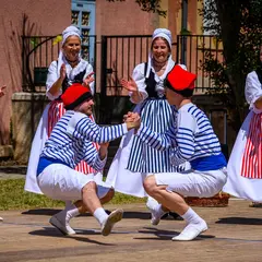 Regards croisés: Alsace/Provence. Les Burgdeïfala invitent les Enfants d'Arausio