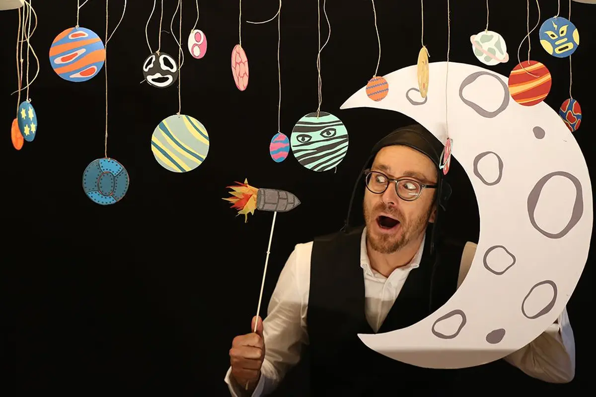 Jeune Public : Comment voyager sur la lune en suçant un bonbon