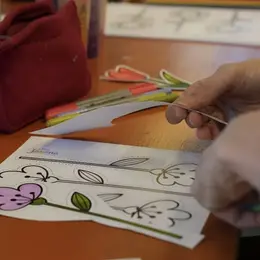 airt de famille -Atelier Jeunesse – Bouquet de fleurs et vase 2D
