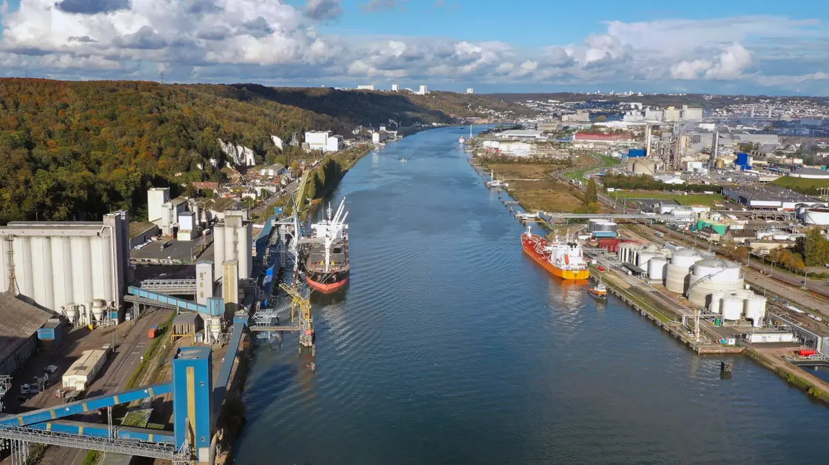 Découverte des entreprises du port de Rouen  par la Seine (balade en bateau)