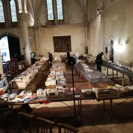 marché aux livres d'occasion à petits prix