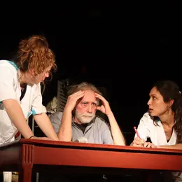 Pièce de théâtre  Ne rentre pas trop tard
