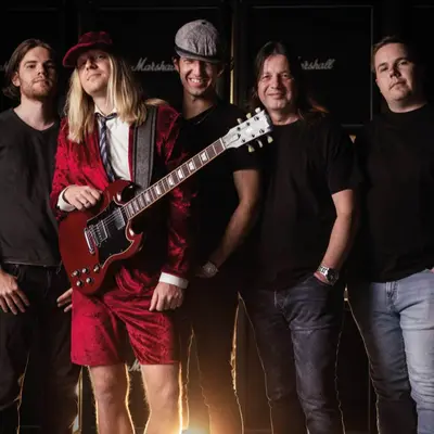 AC/CZ - Hommage à AC/DC