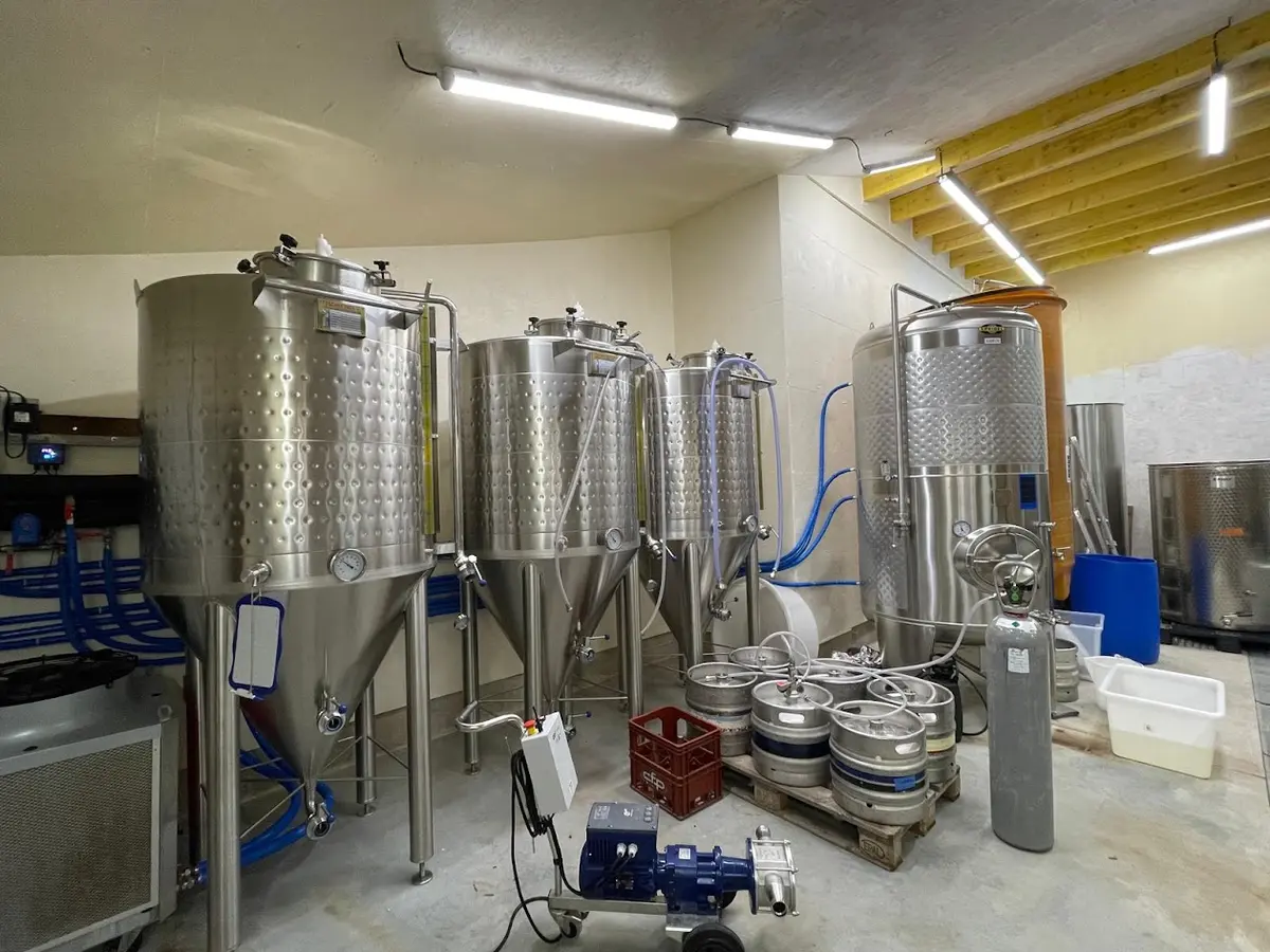 Accueil à la Ferme :Ferme pédagogique avec élevage d'ovins et découverte d'une cidrerie à La Roche-Chalais