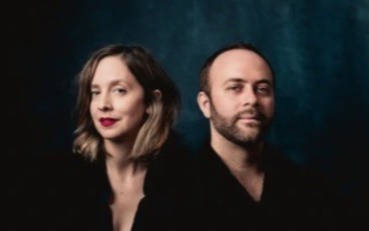 Agathe Peyrat et Pierre Cussac en concert au Zèbre de Belleville à l'occasion de la sortie de leur premier album Je chante la nuit.