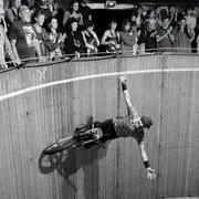 Agora Pôle National Cirque - Mortel Jus de Mortel / Compagnie La présidente a eu 19