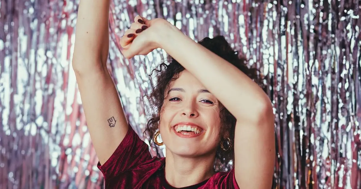 Alice Lombard dans Karaoké