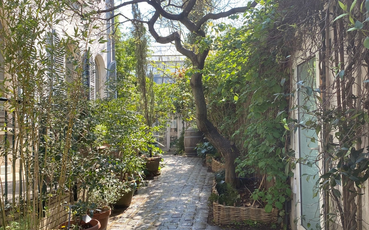 Cour de la Maison du jardinage et du compostage
