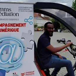 Amilly - Rencontre : Le triporteur du PIMMS