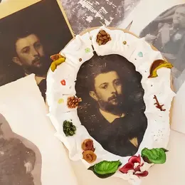 Animation Famille au Musée Marzelles : Création de Portrait miniature