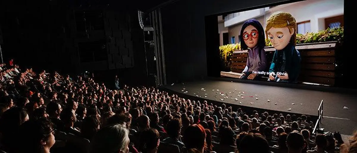 Pour le grand public, l’accès à certaines séances du festival est ouvert sur réservation ou achat de billets individuels.