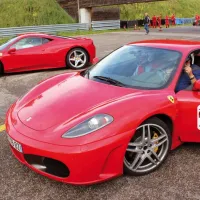 Prêt à conduire une Ferrari sur piste&nbsp;? &copy; Mike Obri