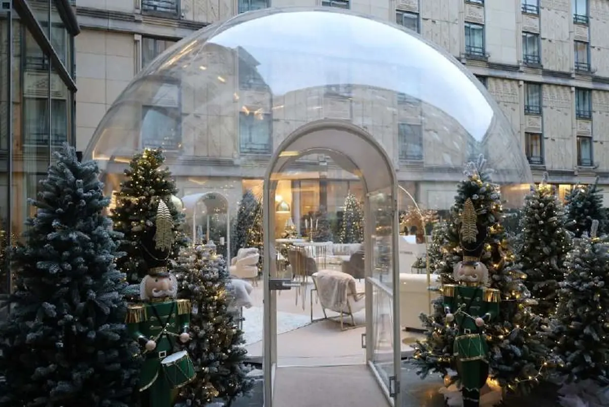 Apéritif de Noël dans une bulle magique à l'Hôtel du Collectionneur