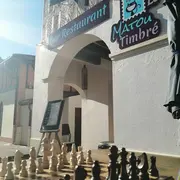 Apéro bulles au matou timbré