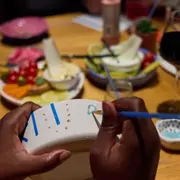 Apéro & peinture sur céramique à Paris 10ème