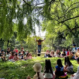Api après-midi, spectacle «Pour une poignée de pollen»