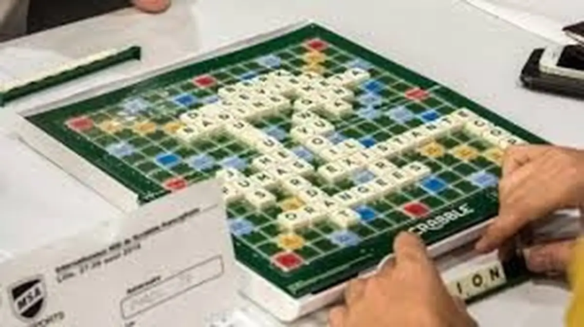Après-Midi Scrabble Et Puzzle