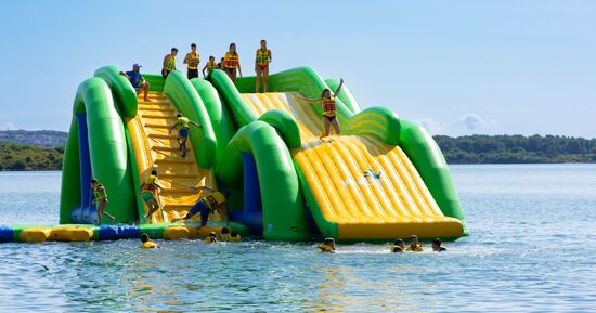 Aqua'parc XXL, paddles et p&eacute;dalos, &agrave; la base nautique de Colmar