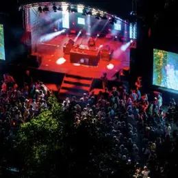 Arc'teryx Alpine Academy à Chamonix-Mont-Blanc : ateliers alpinisme, escalade et trail running