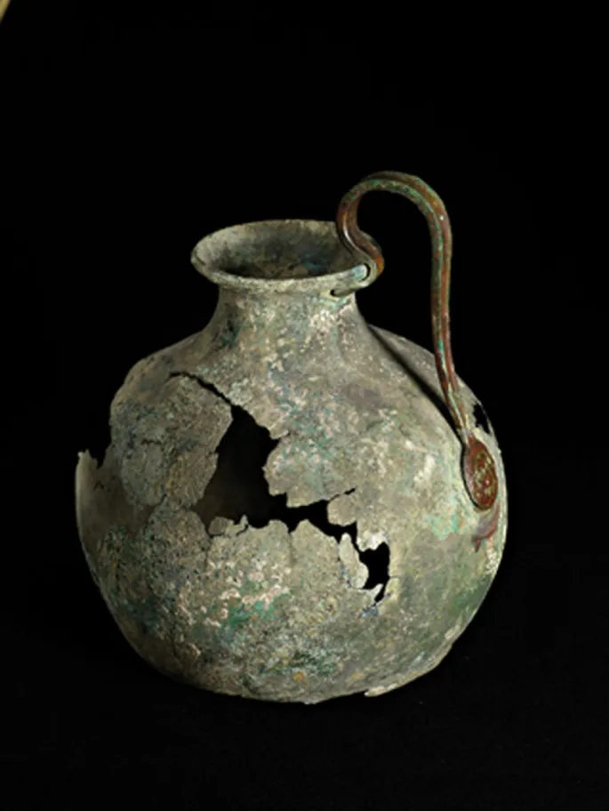 Un vase Kappelen exposé dans la nouvelle salle d\'archéologie du Musée Historique à Mulhouse
