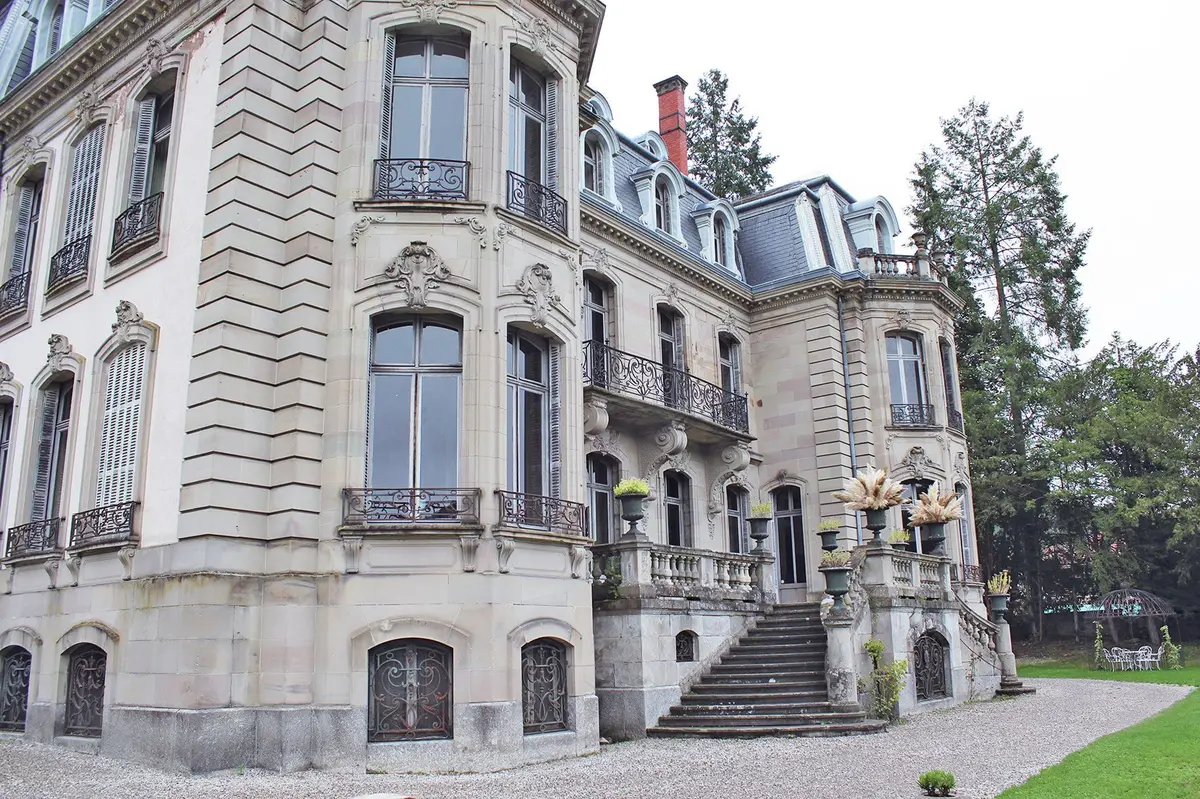 La façade du Château Burrus