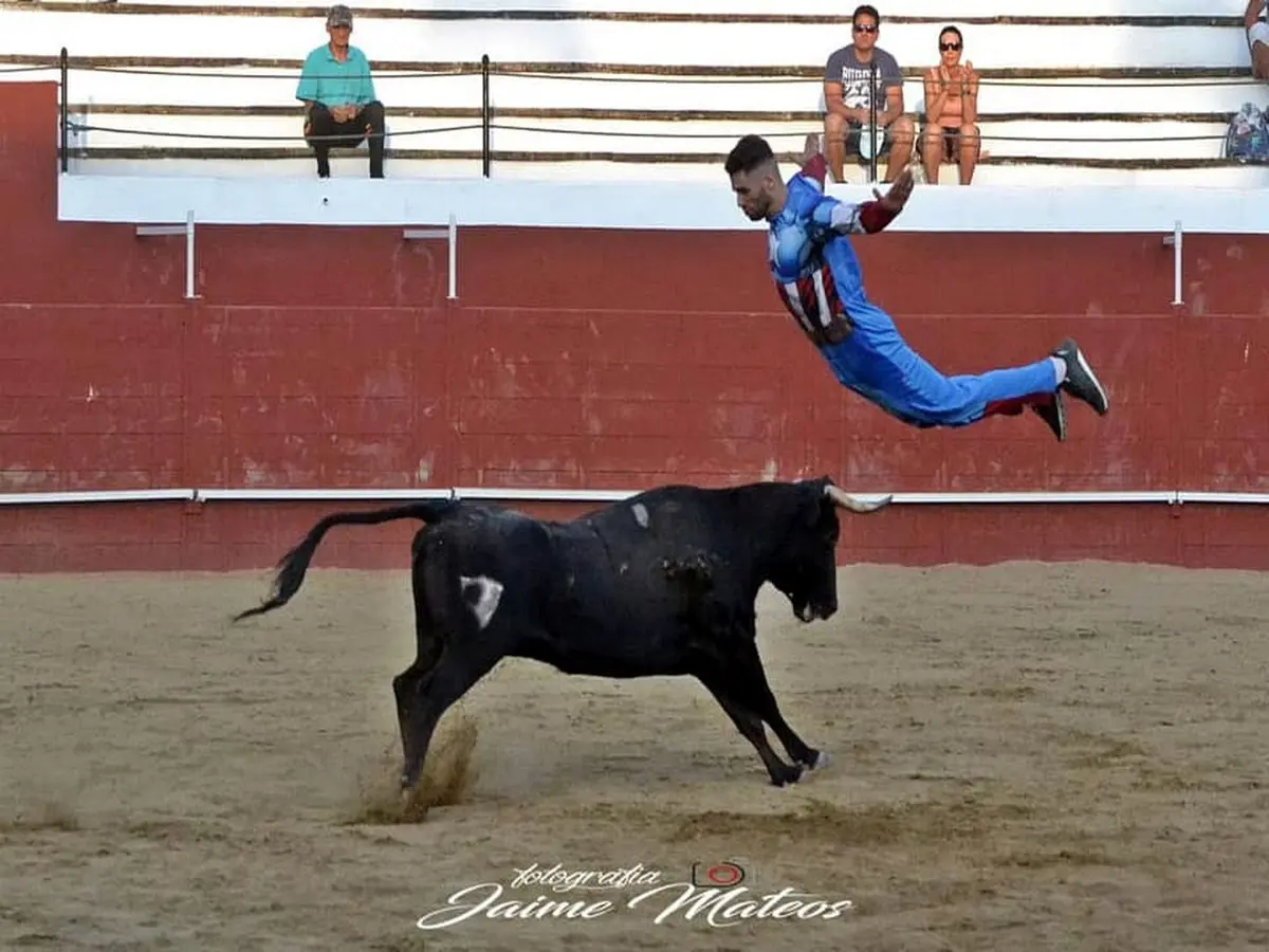 Arènes en fête : spectacle de vachettes