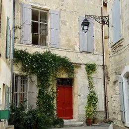 Arles au fil du nom des rues