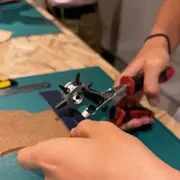 Atelier apéro-maroquinerie création d'une ceinture à Paris 2ème