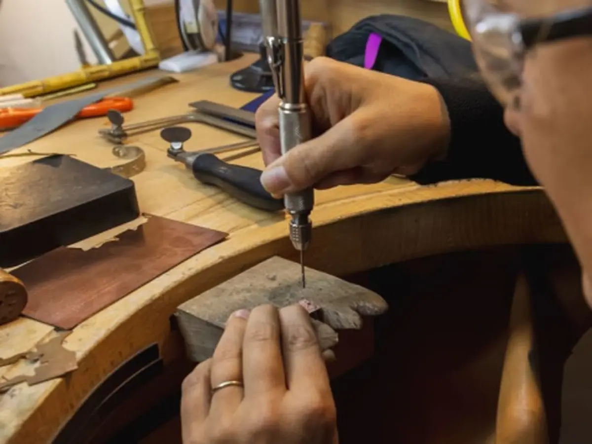 Atelier bague bubbles en argent à Marseille (13)