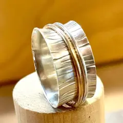 Atelier bague tournante en argent massif à Lège-Cap-Ferret