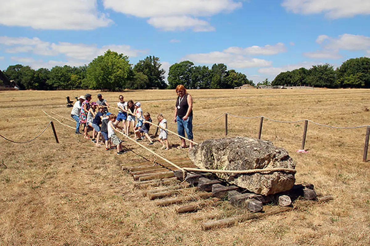 Atelier Bâtisseurs de mégalithes en famille - dès 8 ans
