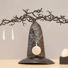 Atelier bijou en ivoire végétal à Lège-Cap-Ferret