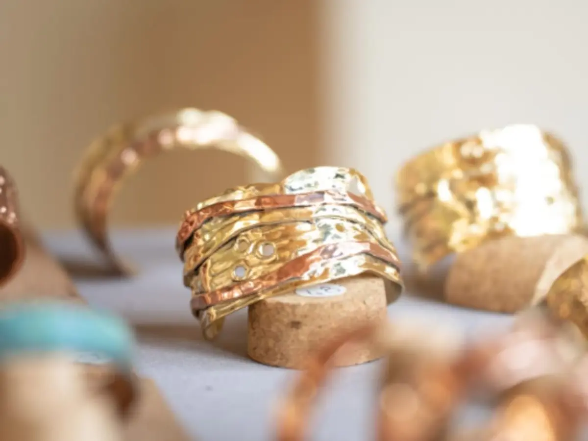 Atelier bijoux en cuivre à Névez (29)