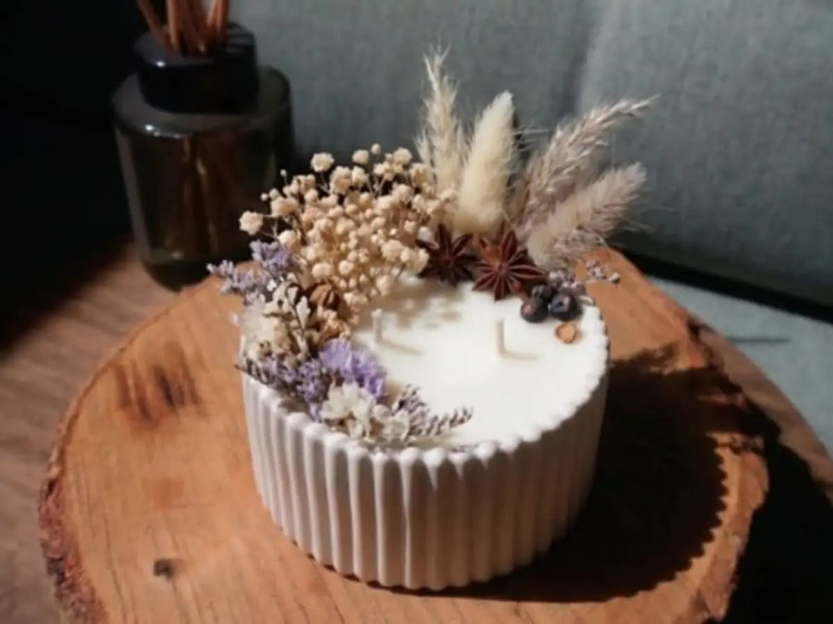 Atelier bougie et fleurs s&eacute;ch&eacute;es double m&egrave;che &agrave; Annecy (74)