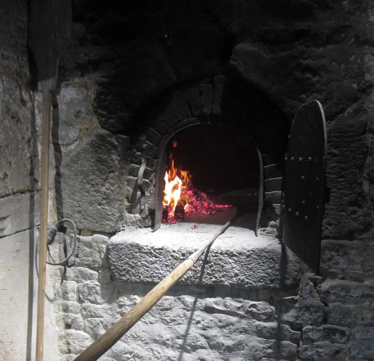Atelier bourdelots pomme au feu de bois