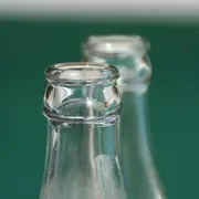 Atelier bouteilles sensorielles avec l'association  l'atelier des Loutres