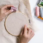 Atelier broderie au Café La Belle Poule