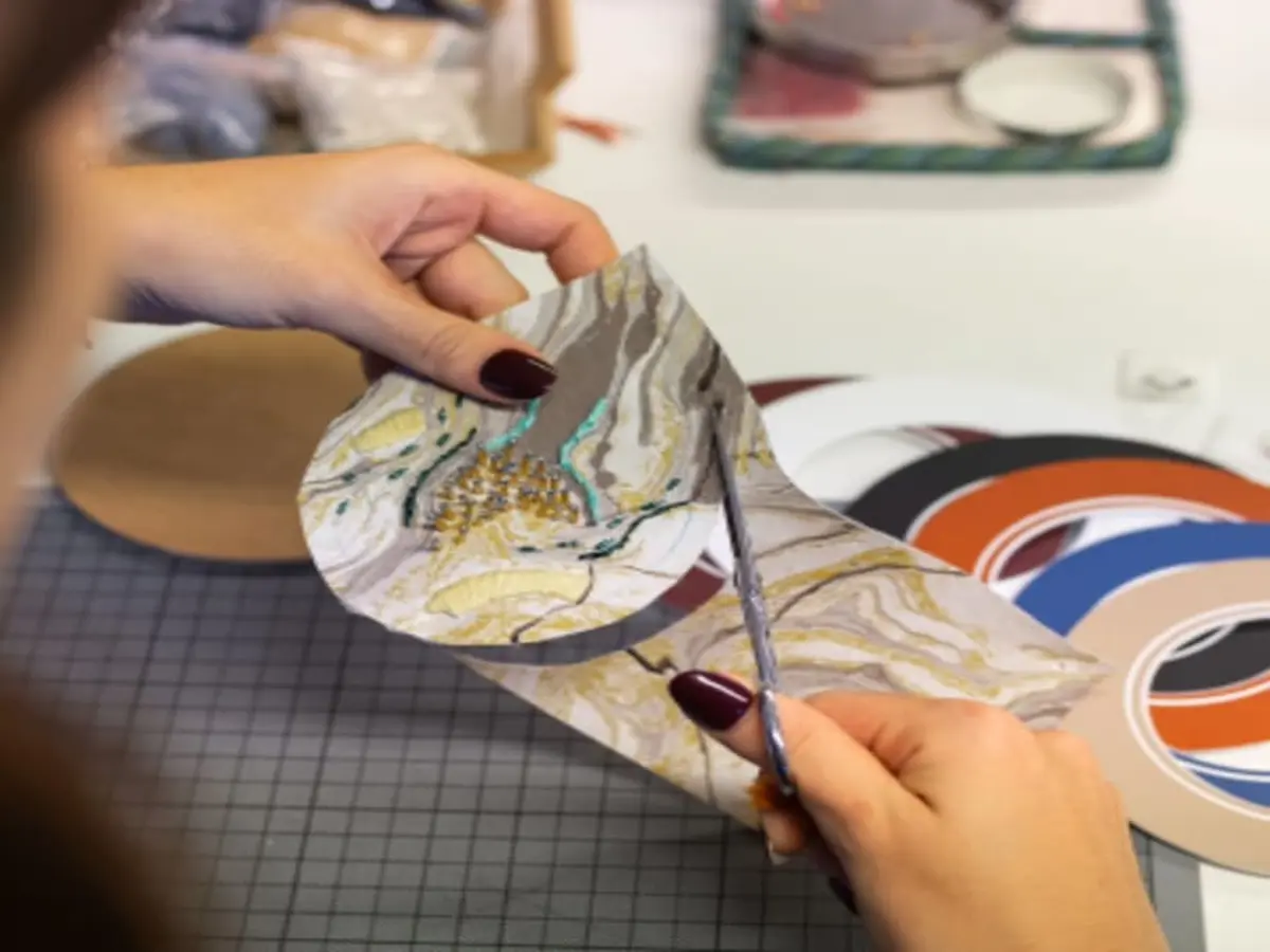 Atelier broderie d'art sur cadre rond à Bordeaux (33)