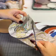 Atelier broderie d'art sur cadre rond à Bordeaux (33)