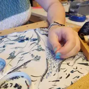 Atelier broderie d'art sur miroir à Bordeaux (33)