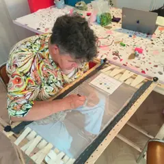 Atelier broderie haute couture à Tours (37)