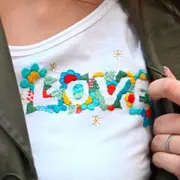 Atelier broderie sur tee-shirt à Paris 8ème