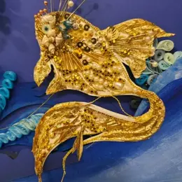 Atelier broderies au fil d'or avec Carine Borderie à la Maison du Père Castor
