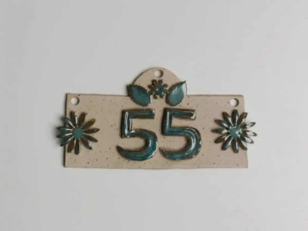 Atelier Céramique créez une plaque de porte à Annoeullin (59)