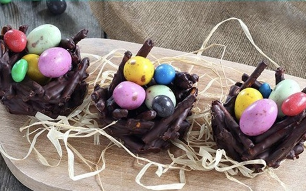 Atelier Chocolat Parent-Enfant à Paris – Créez Votre Nid de Pâques Gourmand