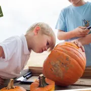 Atelier citrouille à la cueillette de Saint-Hilaire-des-Loges