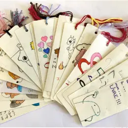 Atelier Confection De Marque-Page à La Médiathèque