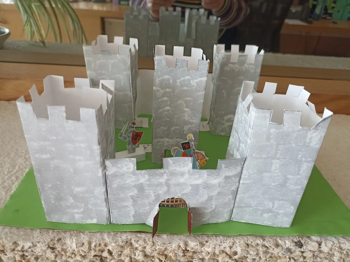 Atelier Construit ton château fort