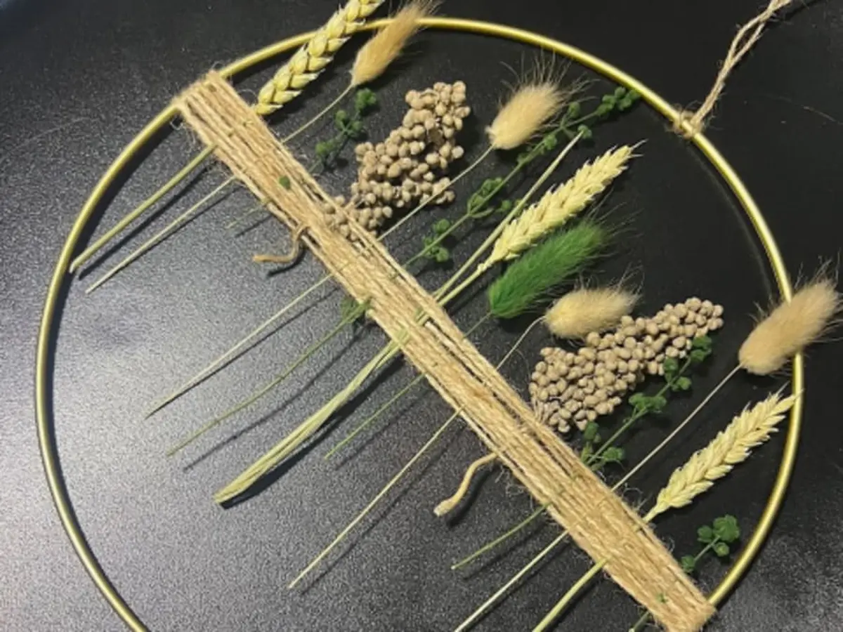 Atelier couronne de fleurs murale à Clichy-La-Garenne (92)