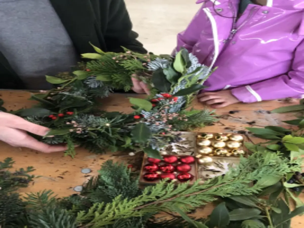 Atelier couronne de Noël à Paris 10ème